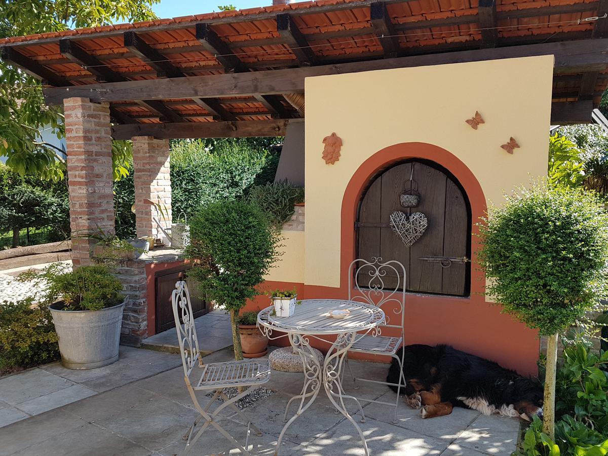 B&B La Cascina Di Monia E Mario Borgo Ticino Ngoại thất bức ảnh
