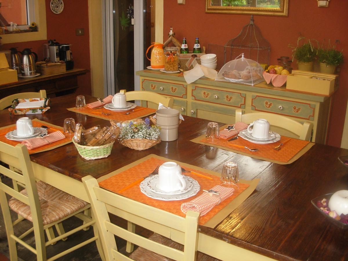 B&B La Cascina Di Monia E Mario Borgo Ticino Ngoại thất bức ảnh